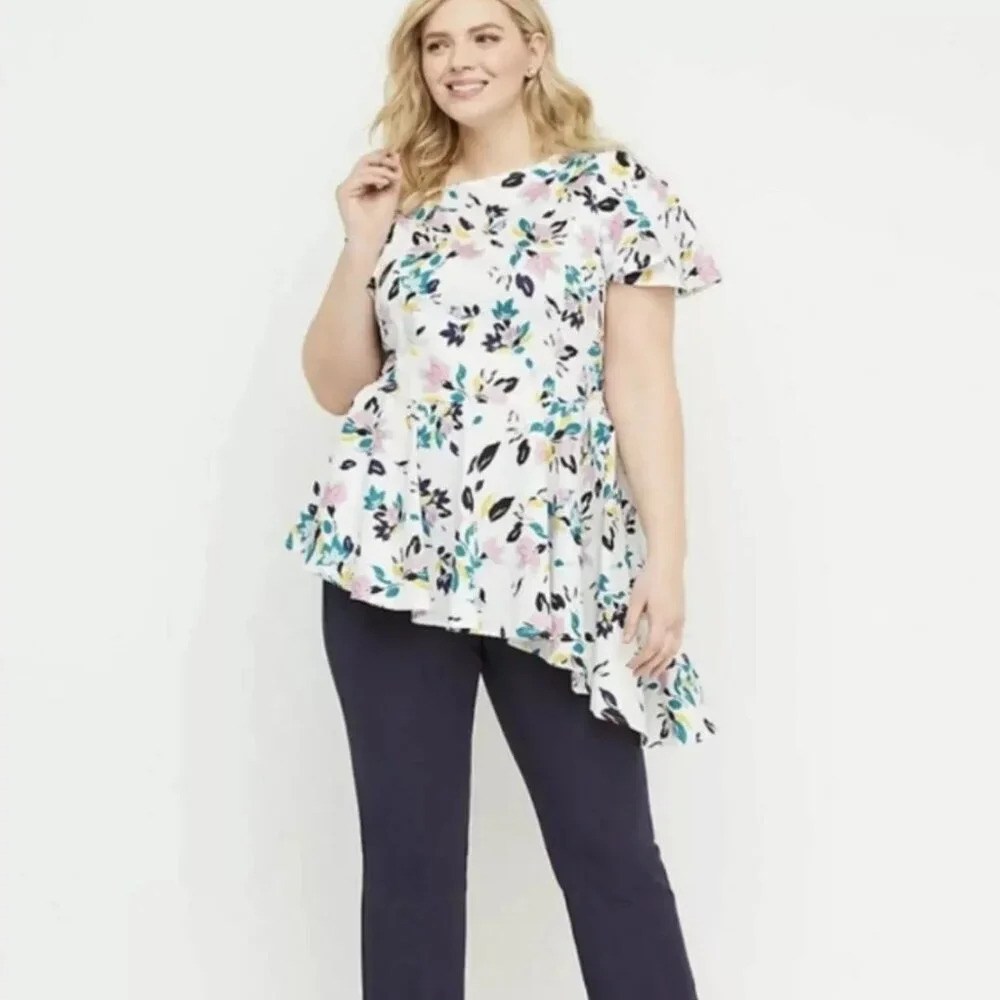 Lane Bryant White Floral Asymmetrical Short Flutter Sleeve Blouse in Size 26